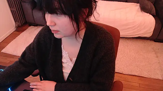 Lynylou online show from 01-26-25, 01:36