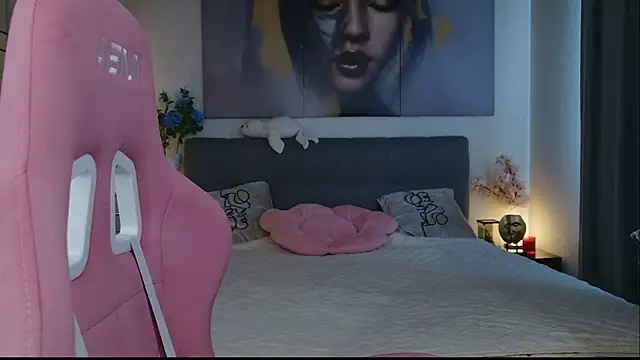 Snapshot of JudyWalkerr chatting on 03-21-26, 06:18 JudyWalkerr online show from 03-21-26, 06:18