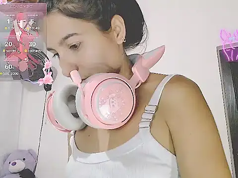 Snapshot of tifany19_ chatting on 10-16-25, 02:12 tifany19 online show from 10-16-25, 02:12