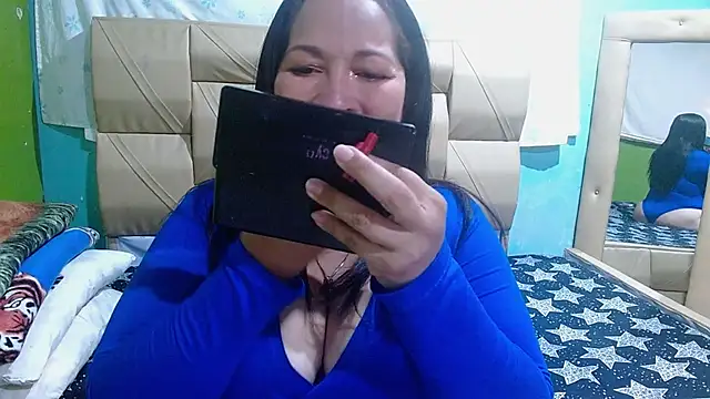 Stefanny Taylor  online show from 10-25-25, 06:02