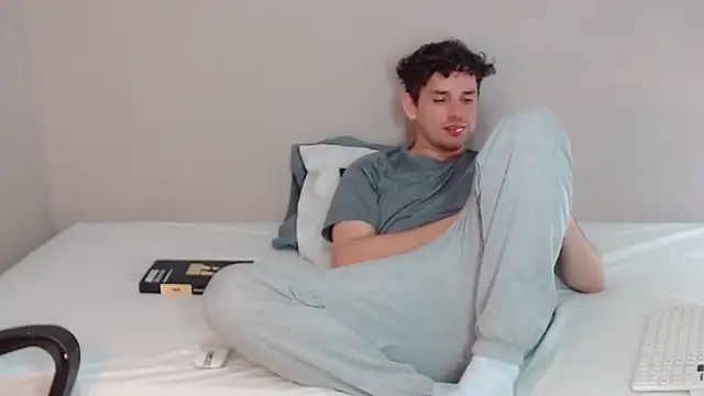 Elio555 online show from 01-08-25, 02:57