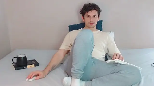 Elio555 online show from 02-06-25, 10:10