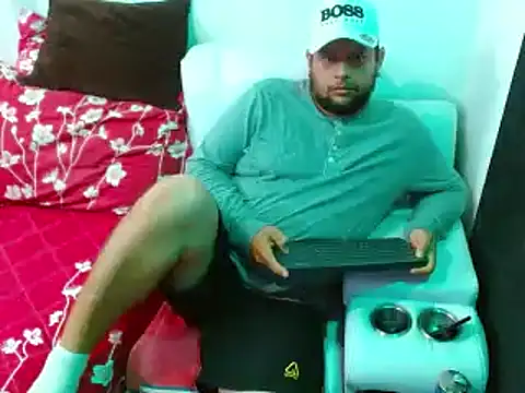 Snapshot of Michaell_Myerss_ chatting on 03-19-25, 11:28 Michaell Myerss  online show from 03-19-25, 11:28