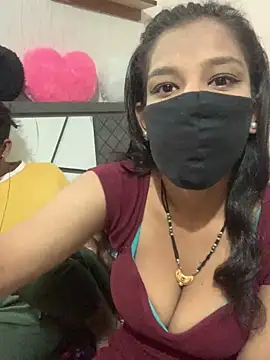 Snapshot of hottiess69 chatting on 12-04-24, 05:00 hottiess69 online show from 12-04-24, 05:00