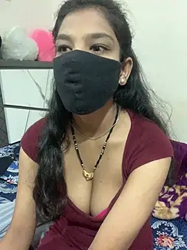 Snapshot of hottiess69 chatting on 01-02-25, 02:43 hottiess69 online show from 01-02-25, 02:43