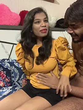 Snapshot of hottiess69 chatting on 02-14-25, 07:02 hottiess69 online show from 02-14-25, 07:02