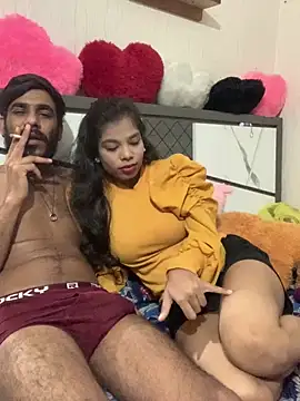 Snapshot of hottiess69 chatting on 02-15-25, 01:21 hottiess69 online show from 02-15-25, 01:21