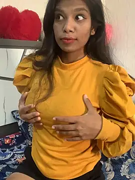 Snapshot of hottiess69 chatting on 03-05-25, 04:13 hottiess69 online show from 03-05-25, 04:13