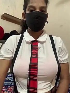 Snapshot of hottiess69 chatting on 09-19-25, 05:31 hottiess69 online show from 09-19-25, 05:31