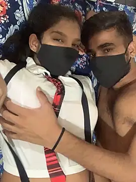 Snapshot of hottiess69 chatting on 09-19-25, 05:35 hottiess69 online show from 09-19-25, 05:35