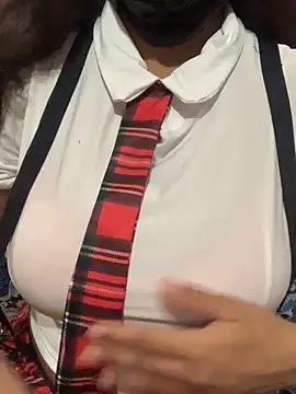 Snapshot of hottiess69 chatting on 10-05-25, 04:49 hottiess69 online show from 10-05-25, 04:49