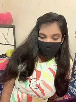 Snapshot of hottiess69 chatting on 10-15-25, 05:07 hottiess69 online show from 10-15-25, 05:07