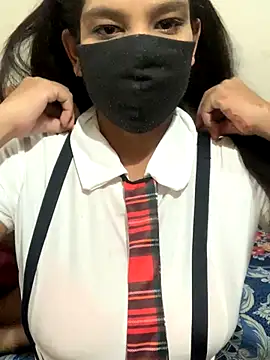 Snapshot of hottiess69 chatting on 10-23-25, 04:39 hottiess69 online show from 10-23-25, 04:39