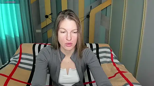 EmilyWalkeri online show from 10-10-25, 07:07