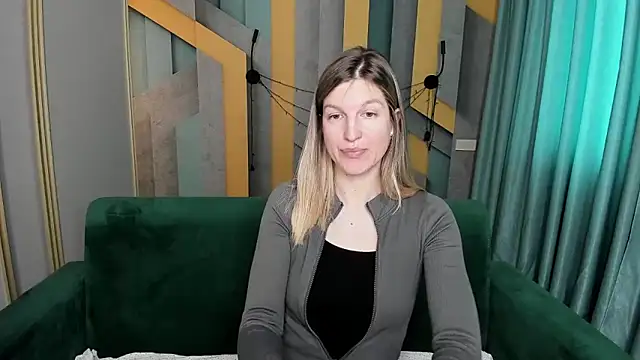 EmilyWalkeri online show from 04-03-26, 07:06