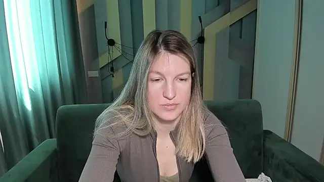 EmilyWalkeri online show from 04-24-26, 07:11