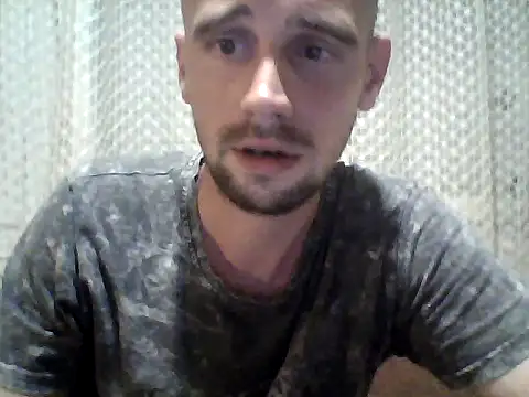Snapshot of Rejtelmesest chatting on 05-27-26, 11:46 Rejtelmesest online show from 05-27-26, 11:46