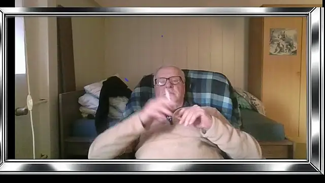 Snapshot of Sammy1660 chatting on 05-18-26, 04:02 Sammy1660 online show from 05-18-26, 04:02