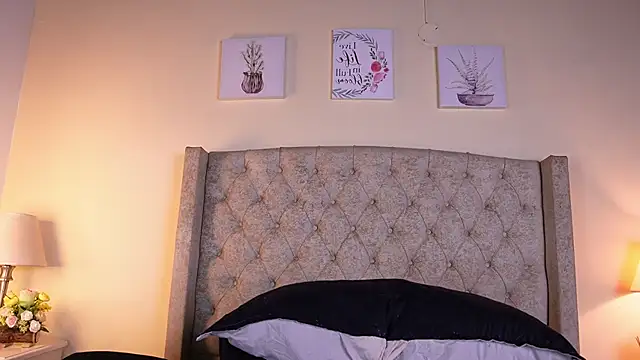 allisson m online show from 06-10-26, 12:04