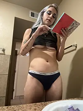 Snapshot of brooklyn3twelve chatting on 10-11-25, 09:13 brooklyn3twelve online show from 10-11-25, 09:13