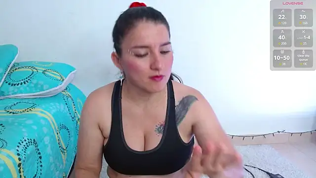 Emelyross  online show from 03-25-26, 01:06