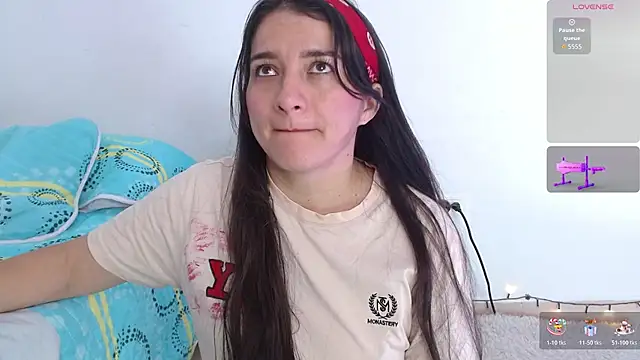 Emelyross  online show from 04-06-26, 01:12