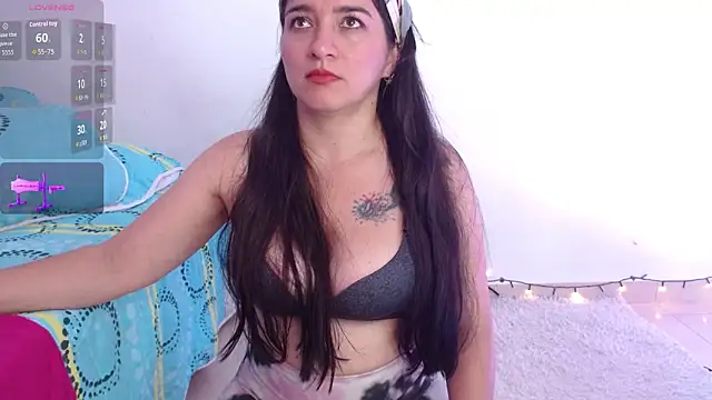 Emelyross  online show from 05-11-26, 01:17