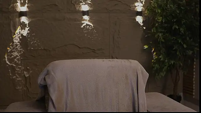 Logan Varela online show from 09-27-25, 12:21