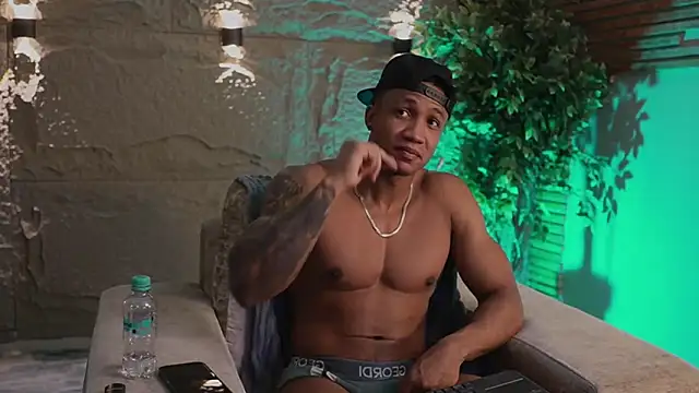 Logan Varela online show from 12-04-25, 01:53