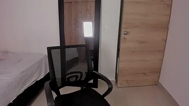 Agatha Vixen online show from 12-16-25, 11:10