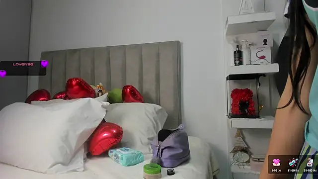 Snapshot of Queen_Antonella_Oficial chatting on 02-20-25, 11:42 Queen Antonella Oficial online show from 02-20-25, 11:42