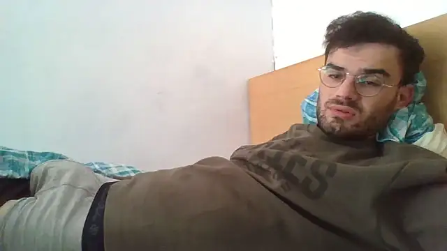 Snapshot of erikamavrik chatting on 12-18-25, 08:42 erikamavrik online show from 12-18-25, 08:42