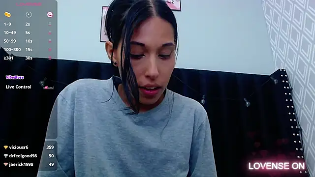 Snapshot of yourcuteneighbourr chatting on 12-31-24, 09:21 yourcuteneighbourr online show from 12-31-24, 09:21