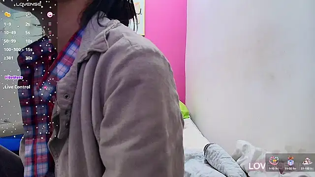 Snapshot of yourcuteneighbourr chatting on 01-04-25, 02:56 yourcuteneighbourr online show from 01-04-25, 02:56