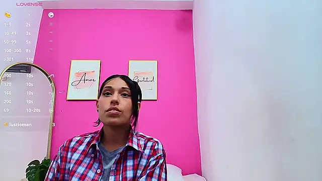 Snapshot of yourcuteneighbourr chatting on 01-21-25, 06:33 yourcuteneighbourr online show from 01-21-25, 06:33