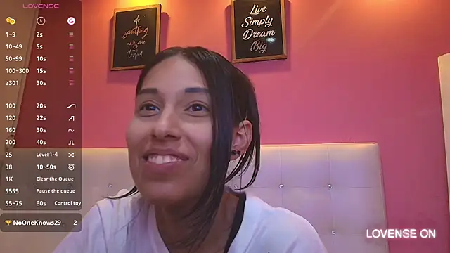 Snapshot of yourcuteneighbourr chatting on 02-08-25, 09:35 yourcuteneighbourr online show from 02-08-25, 09:35