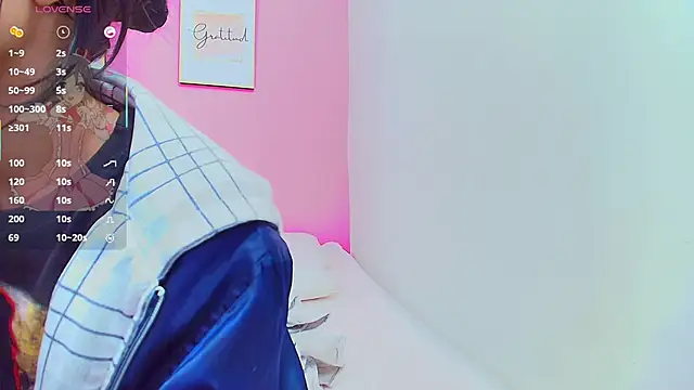 Snapshot of yourcuteneighbourr chatting on 02-11-25, 03:08 yourcuteneighbourr online show from 02-11-25, 03:08