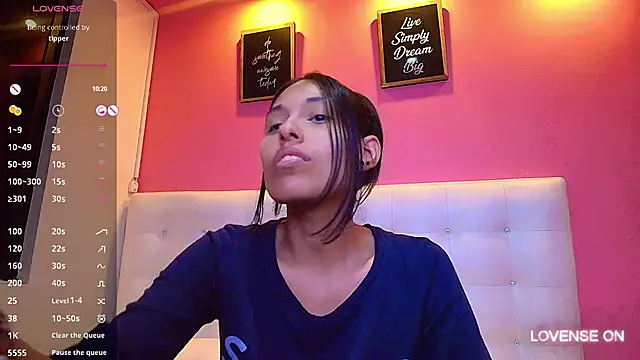 Snapshot of yourcuteneighbourr chatting on 02-19-25, 06:11 yourcuteneighbourr online show from 02-19-25, 06:11