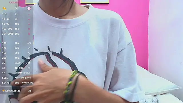 Snapshot of yourcuteneighbourr chatting on 03-04-25, 03:00 yourcuteneighbourr online show from 03-04-25, 03:00