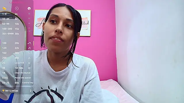 Snapshot of yourcuteneighbourr chatting on 03-05-25, 06:12 yourcuteneighbourr online show from 03-05-25, 06:12