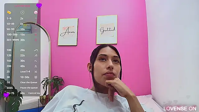 Snapshot of yourcuteneighbourr chatting on 03-12-25, 06:18 yourcuteneighbourr online show from 03-12-25, 06:18