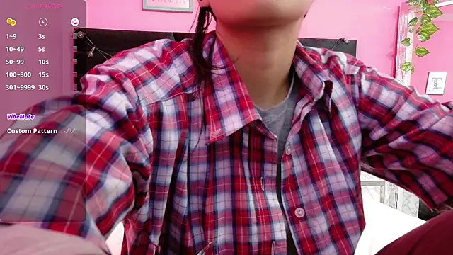 Snapshot of yourcuteneighbourr chatting on 09-10-25, 03:06 yourcuteneighbourr online show from 09-10-25, 03:06