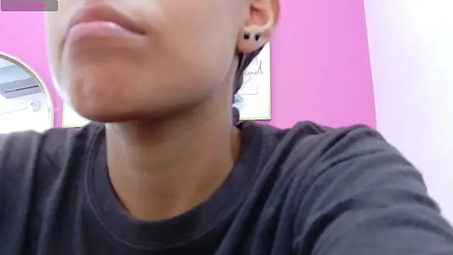 Snapshot of yourcuteneighbourr chatting on 09-23-25, 03:09 yourcuteneighbourr online show from 09-23-25, 03:09