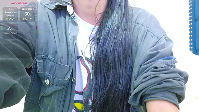 Snapshot of yourcuteneighbourr chatting on 10-15-25, 03:17 yourcuteneighbourr online show from 10-15-25, 03:17