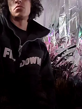 gurlnips online show from 03-05-25, 01:42