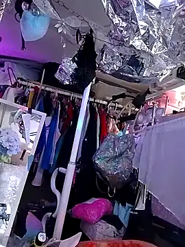 gurlnips online show from 09-27-25, 10:59