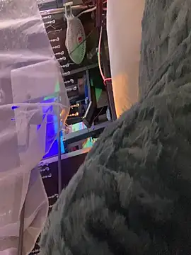 gurlnips online show from 12-02-25, 03:56