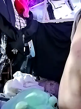 gurlnips online show from 04-10-26, 10:36