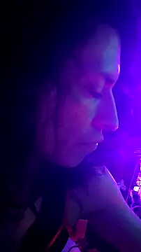 gurlnips online show from 04-20-26, 10:18