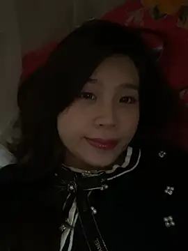 Snapshot of Bae1103 chatting on 12-16-24, 02:27 Bae1103 online show from 12-16-24, 02:27